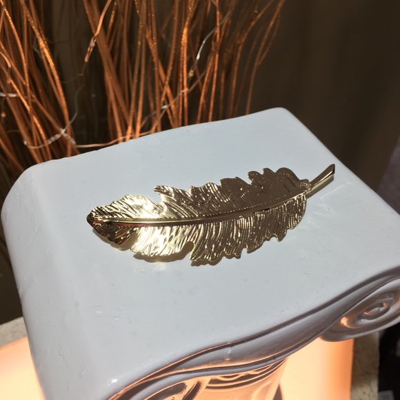 Jewelry - Picture 4 of 8